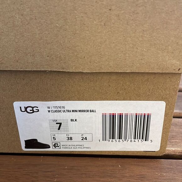 UGG Classic Ultra Mini Mirror Ball Sequins Boots Black USA Women 7/UK 5/EU 38 - Picture 12 of 12